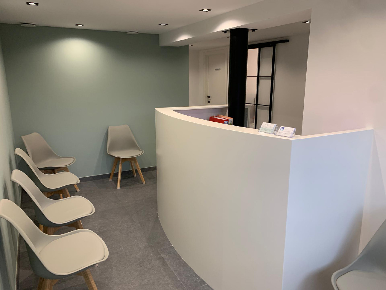 Cabinet convivial pour adultes, adolescents et enfants